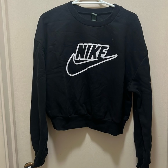 DIY Nike crewneck - Picture 1 of 2
